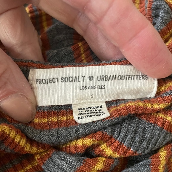 Like New Project Social T x Urban Outfitters Tie Front Wrap Crop Top Tee - Picture 6 of 6